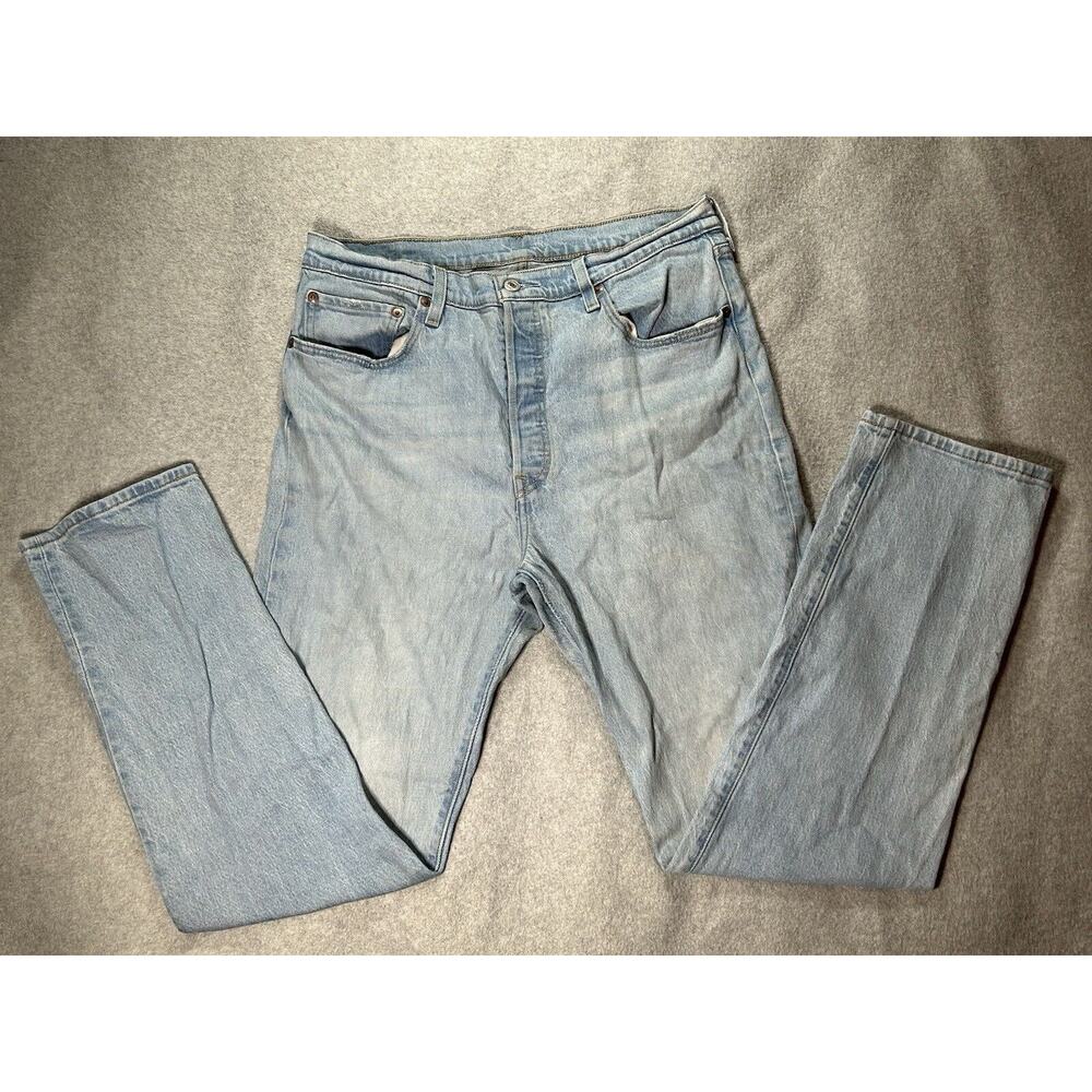 Levis 501 Jeans Women W33 L32 Button Fly Light Blue Denim Slight Taper